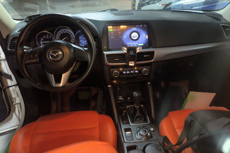 Used Mazda CX-5 2015 2.0L Automatic Two-Wheel Drive Urban Version Center Console