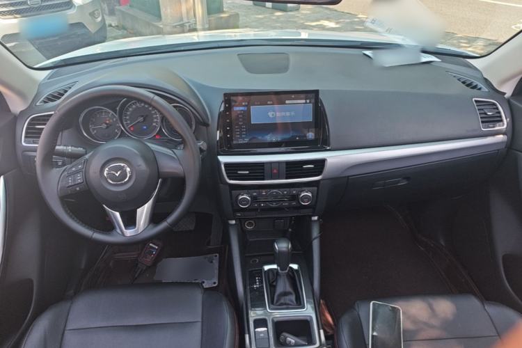 Used Mazda CX-5 2015 2.0L Automatic Two-Wheel Drive Urban Version Center Console