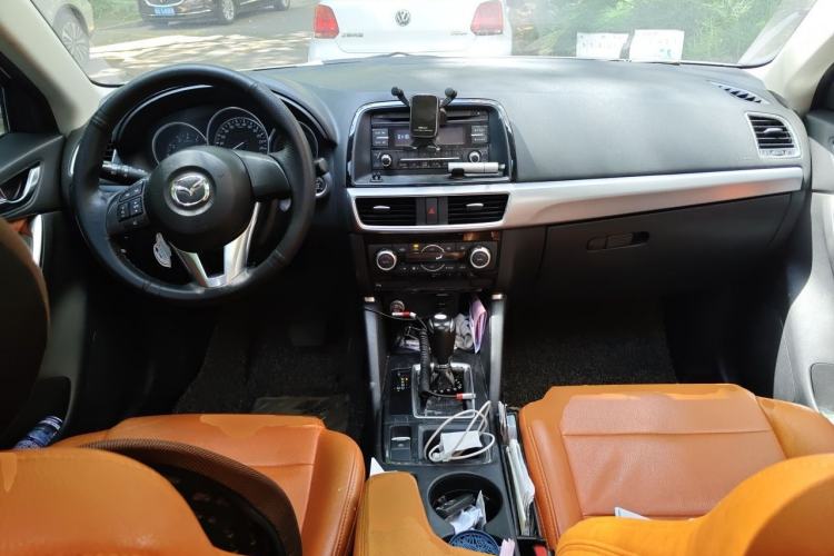 Used Mazda CX-5 2015 2.0L Automatic Two-Wheel Drive Urban Version Center Console