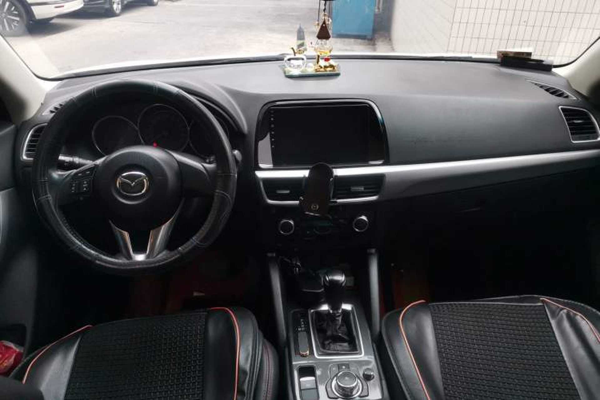 Used Mazda CX-5 2015 2.0L Automatic Two-Wheel Drive Urban Version Center Console