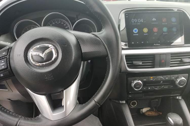 Used Mazda CX-5 2015 2.0L Automatic Two-Wheel Drive Urban Version Center Console