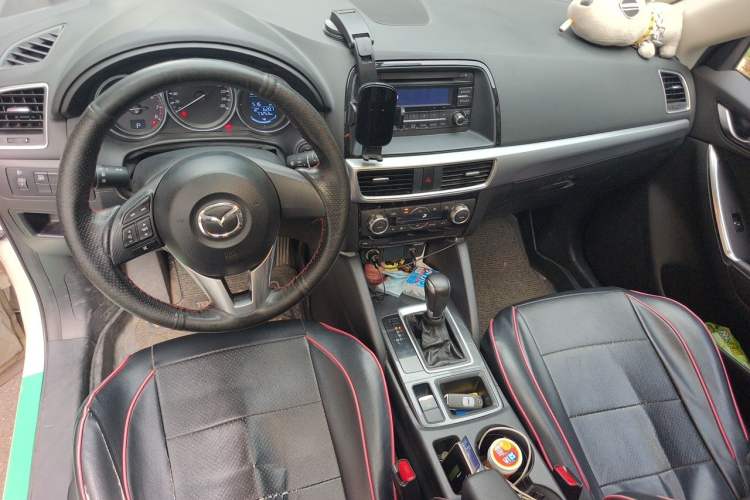 Used Mazda CX-5 2015 2.0L Automatic Two-Wheel Drive Urban Version Center Console