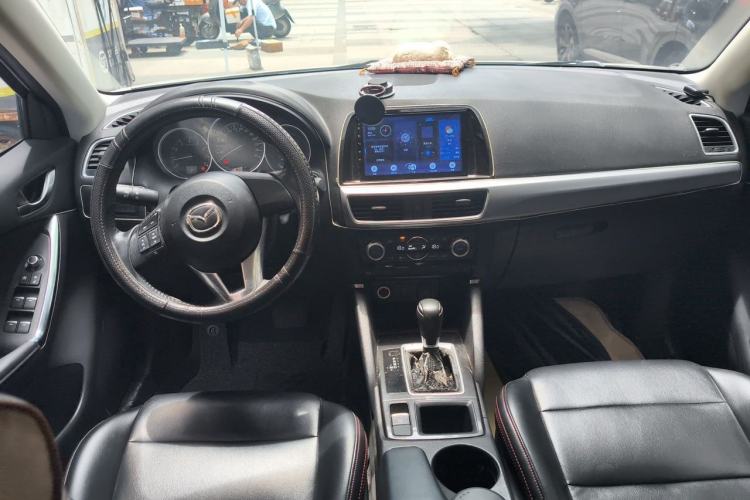 Used Mazda CX-5 2015 2.0L Automatic Two-Wheel Drive Urban Version Center Console