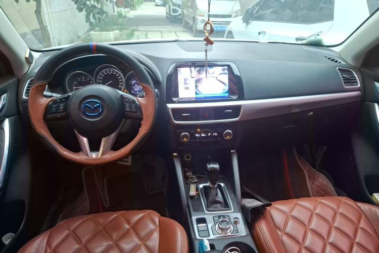 Used Mazda CX-5 2015 2.0L Automatic Two-Wheel Drive Urban Version Center Console