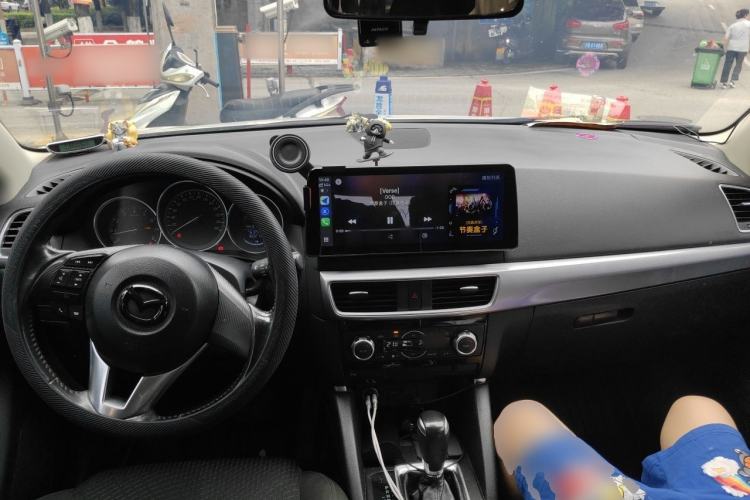 Used Mazda CX-5 2015 2.0L Automatic Two-Wheel Drive Urban Version Center Console