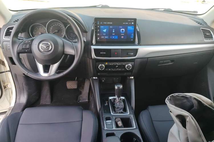 Used Mazda CX-5 2015 2.0L Automatic Two-Wheel Drive Urban Version Center Console
