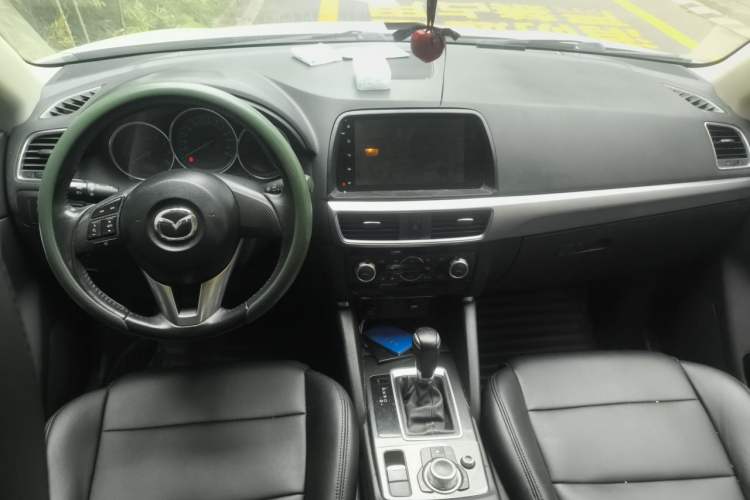 Used Mazda CX-5 2015 2.0L Automatic Two-Wheel Drive Urban Version Center Console