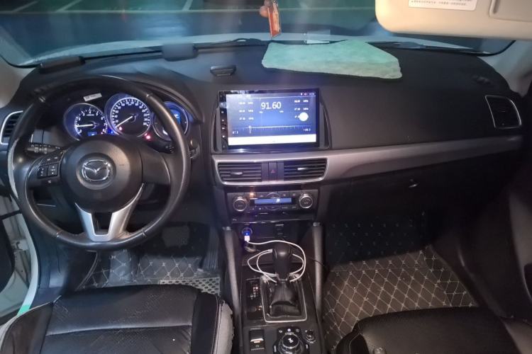 Used Mazda CX-5 2015 2.0L Automatic Two-Wheel Drive Urban Version Center Console