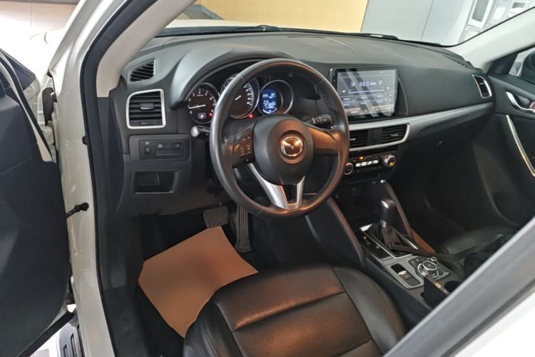 Used Mazda CX-5 2015 2.0L Automatic Two-Wheel Drive Urban Version Center Console