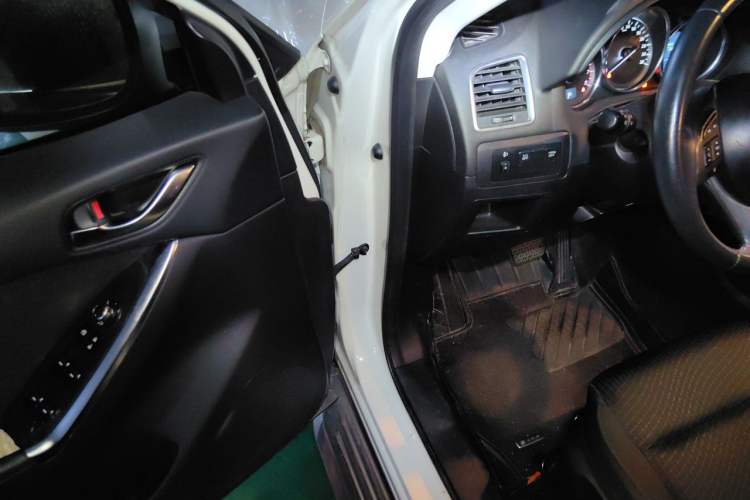 Used Mazda CX-5 2015 2.0L Automatic Two-Wheel Drive Urban Version Driver Seat