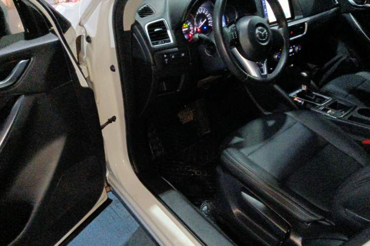 Used Mazda CX-5 2015 2.0L Automatic Two-Wheel Drive Urban Version Driver Seat