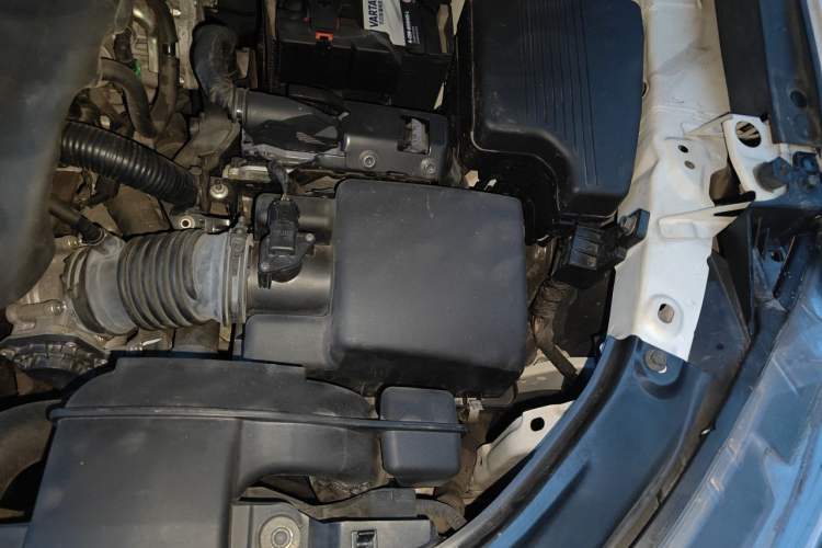 Used Mazda CX-5 2015 2.0L Automatic Two-Wheel Drive Urban Version Engine Bay Left