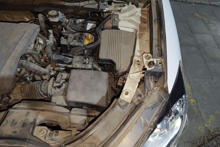 Used Mazda CX-5 2015 2.0L Manual Two-Wheel Drive Comfort Version Engine Bay Left