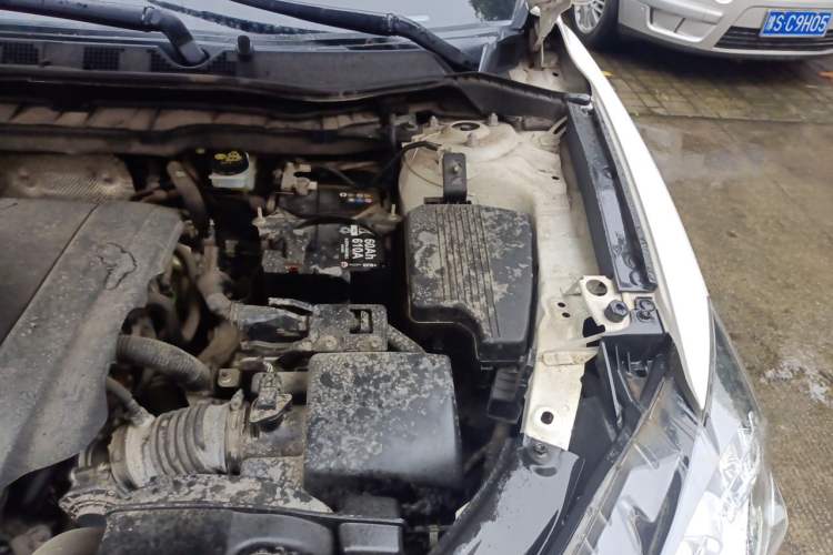 Used Mazda CX-5 2015 2.0L Automatic 4x4 Luxury Edition Engine Bay Left