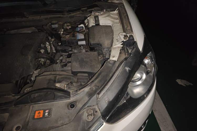 Used Mazda CX-5 2015 2.0L Automatic Two-Wheel Drive Urban Version Engine Bay Left