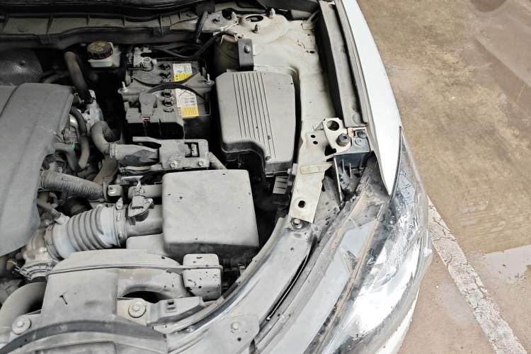 Used Mazda CX-5 2015 2.0L Automatic Two-Wheel Drive Urban Version Engine Bay Left