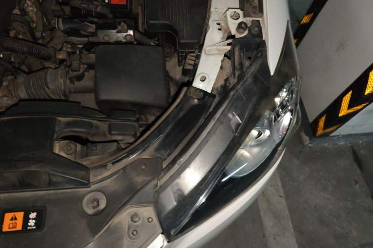 Used Mazda CX-5 2015 2.0L Automatic Two-Wheel Drive Urban Version Engine Bay Left