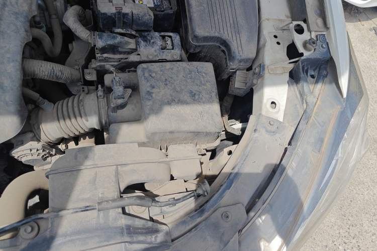 Used Mazda CX-5 2015 2.0L Automatic Two-Wheel Drive Urban Version Engine Bay Left
