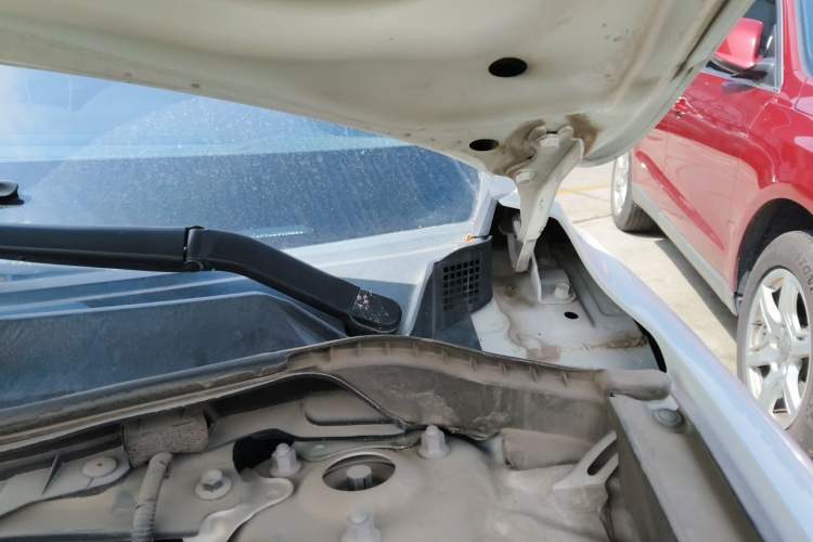 Used Mazda CX-5 2015 2.0L Automatic Two-Wheel Drive Urban Version Engine Bay Left