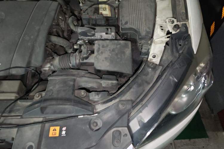 Used Mazda CX-5 2015 2.0L Automatic Two-Wheel Drive Urban Version Engine Bay Left