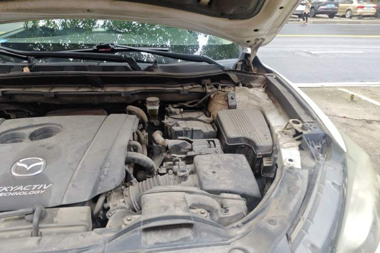 Used Mazda CX-5 2015 2.0L Automatic Two-Wheel Drive Urban Version Engine Bay Left