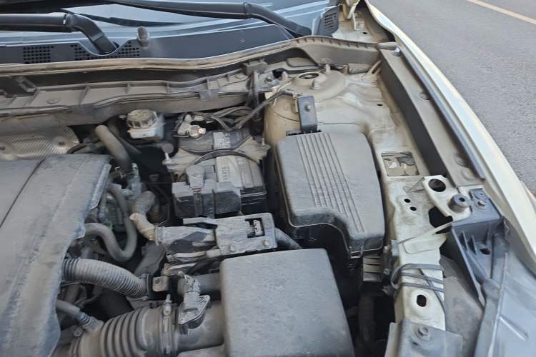Used Mazda CX-5 2015 2.0L Automatic Two-Wheel Drive Urban Version Engine Bay Left