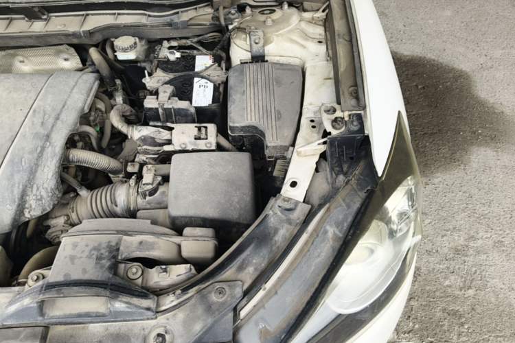 Used Mazda CX-5 2015 2.0L Automatic Two-Wheel Drive Urban Version Engine Bay Left