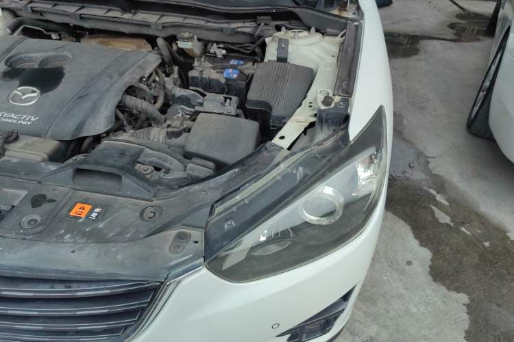 Used Mazda CX-5 2015 2.0L Automatic Two-Wheel Drive Urban Version Engine Bay Left