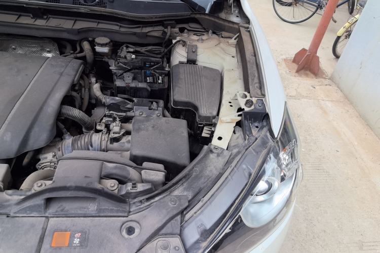 Used Mazda CX-5 2015 2.0L Automatic Two-Wheel Drive Urban Version Engine Bay Left