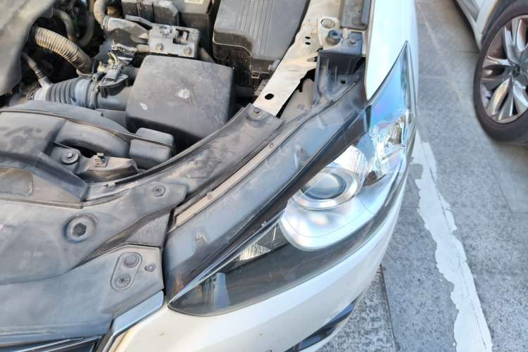 Used Mazda CX-5 2015 2.0L Automatic Two-Wheel Drive Urban Version Engine Bay Left