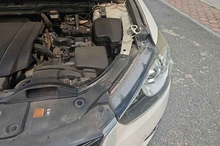 Used Mazda CX-5 2015 2.0L Automatic Two-Wheel Drive Urban Version Engine Bay Left