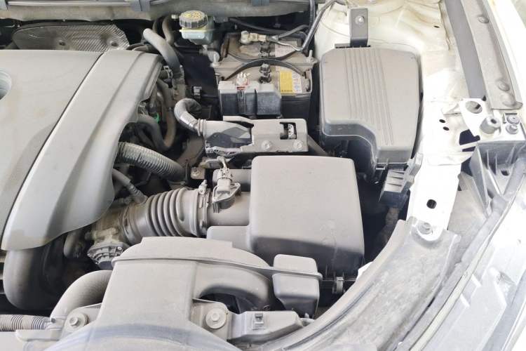 Used Mazda CX-5 2015 2.0L Manual Two-Wheel Drive Comfort Version Engine Bay Left