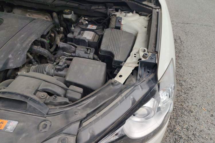 Used Mazda CX-5 2015 2.0L Automatic Two-Wheel Drive Urban Version Engine Bay Left