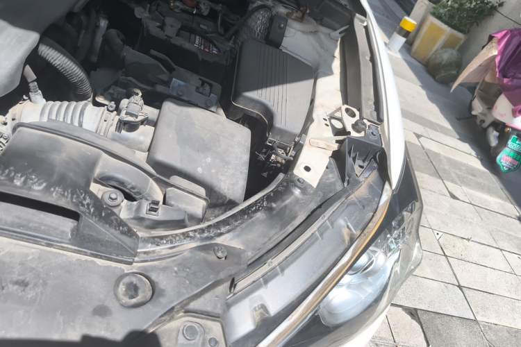 Used Mazda CX-5 2015 2.0L Automatic Two-Wheel Drive Urban Version Engine Bay Left