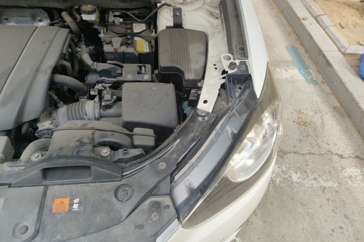 Used Mazda CX-5 2015 2.0L Automatic Two-Wheel Drive Urban Version Engine Bay Left