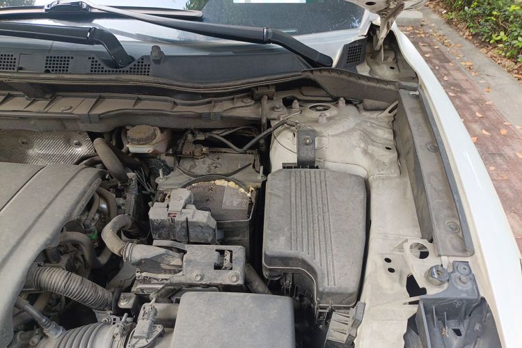 Used Mazda CX-5 2015 2.5L Automatic 4x4 Prestige Edition Engine Bay Left