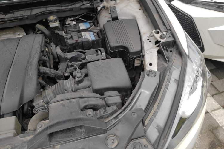 Used Mazda CX-5 2015 2.0L Automatic Two-Wheel Drive Urban Version Engine Bay Left