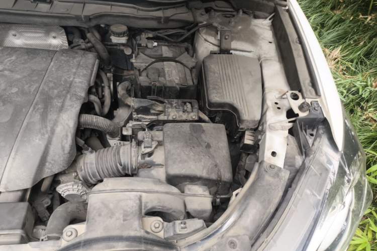 Used Mazda CX-5 2015 2.0L Automatic Two-Wheel Drive Urban Version Engine Bay Left