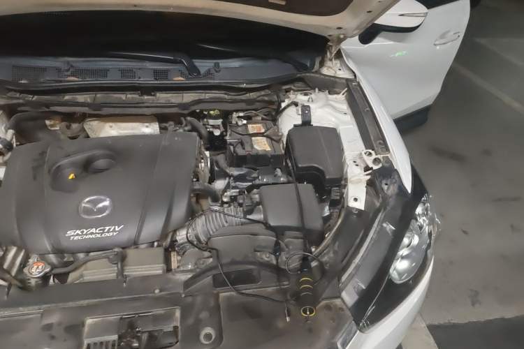 Used Mazda CX-5 2015 2.0L Automatic Two-Wheel Drive Urban Version Engine Bay Left