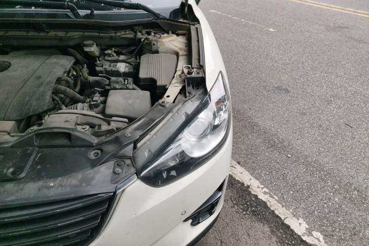 Used Mazda CX-5 2015 2.0L Automatic Two-Wheel Drive Urban Version Engine Bay Left