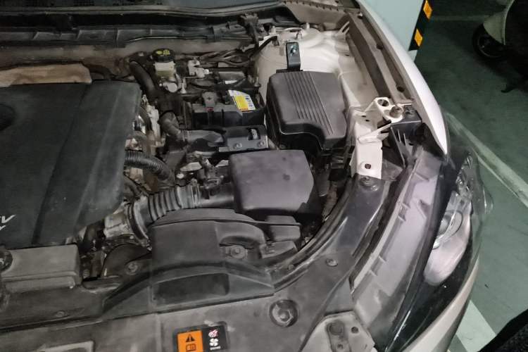 Used Mazda CX-5 2015 2.0L Automatic Two-Wheel Drive Urban Version Engine Bay Left