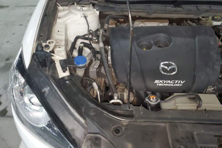 Used Mazda CX-5 2015 2.0L Automatic Two-Wheel Drive Urban Version Engine Bay Right