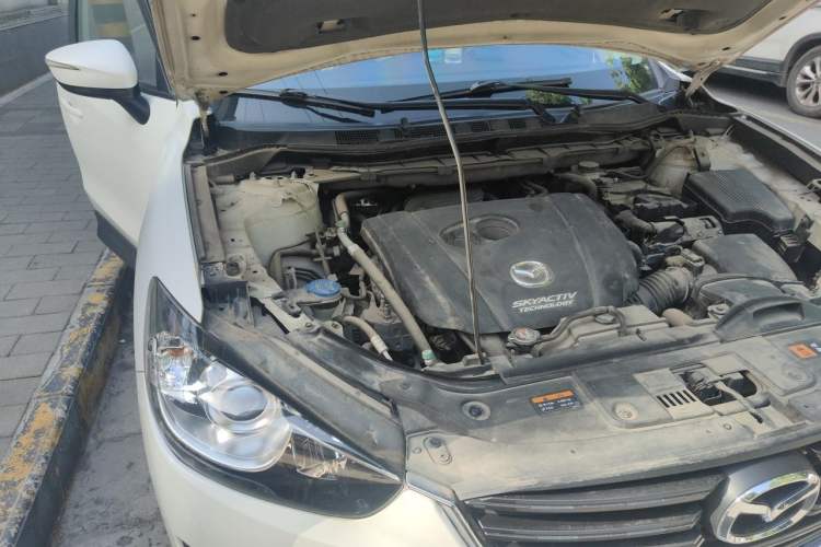 Used Mazda CX-5 2015 2.0L Automatic Two-Wheel Drive Urban Version Engine Bay Right