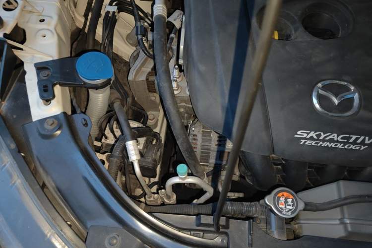 Used Mazda CX-5 2015 2.0L Automatic Two-Wheel Drive Urban Version Engine Bay Right