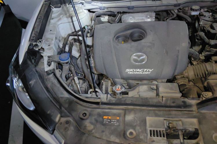 Used Mazda CX-5 2015 2.0L Automatic Two-Wheel Drive Urban Version Engine Bay Right