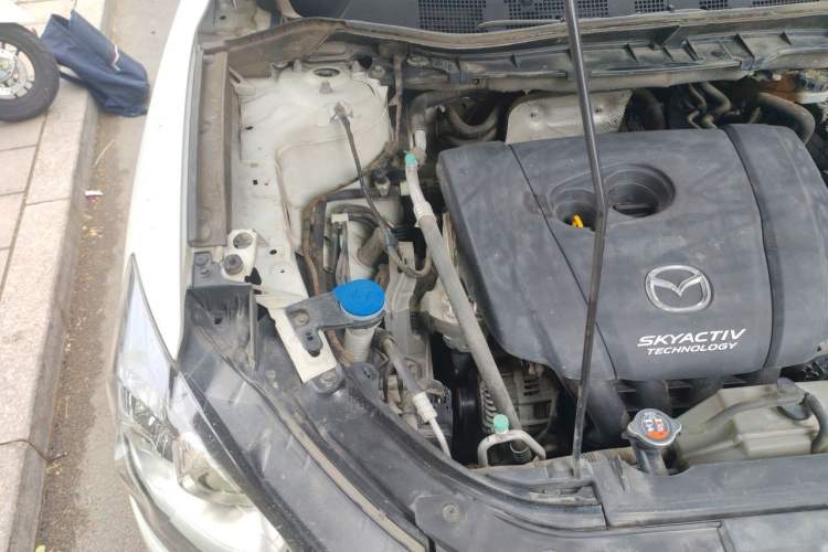 Used Mazda CX-5 2015 2.0L Automatic 4x4 Luxury Edition Engine Bay Right