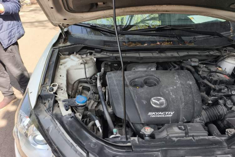 Used Mazda CX-5 2015 2.0L Automatic Two-Wheel Drive Urban Version Engine Bay Right