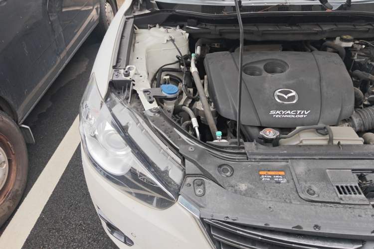 Used Mazda CX-5 2015 2.0L Automatic Two-Wheel Drive Urban Version Engine Bay Right