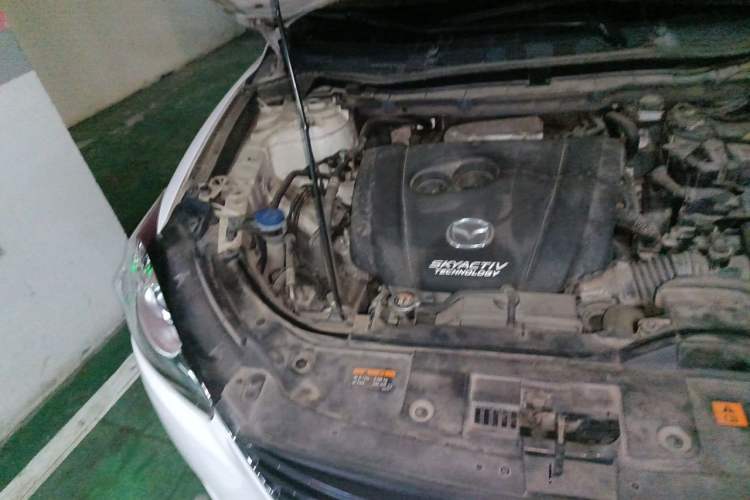 Used Mazda CX-5 2015 2.0L Automatic Two-Wheel Drive Urban Version Engine Bay Right