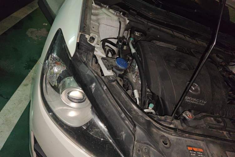 Used Mazda CX-5 2015 2.0L Automatic Two-Wheel Drive Urban Version Engine Bay Right